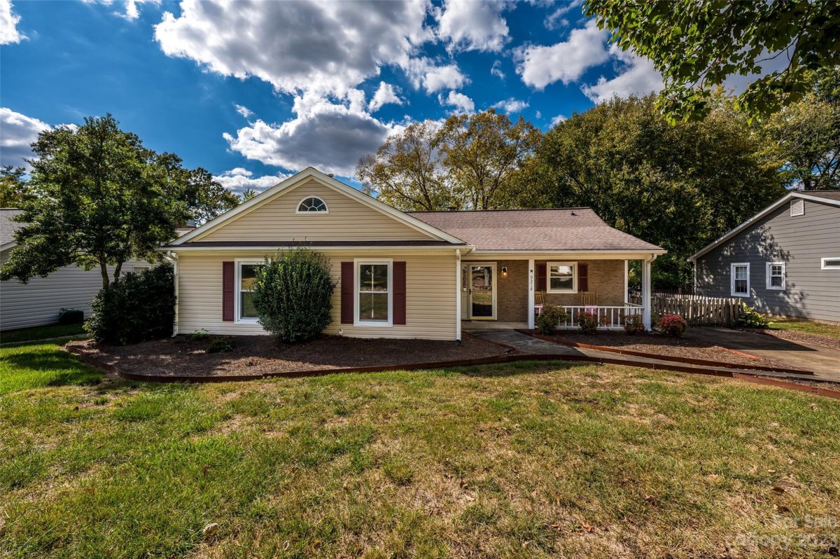 9218 Landsburg Lane