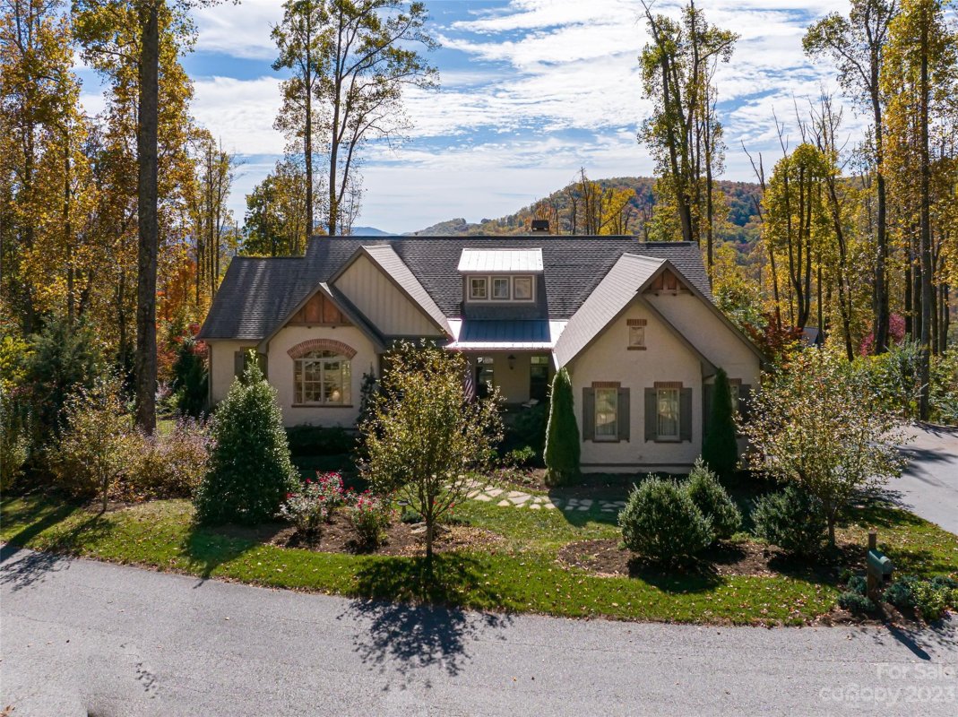 8 Twin Springs Court