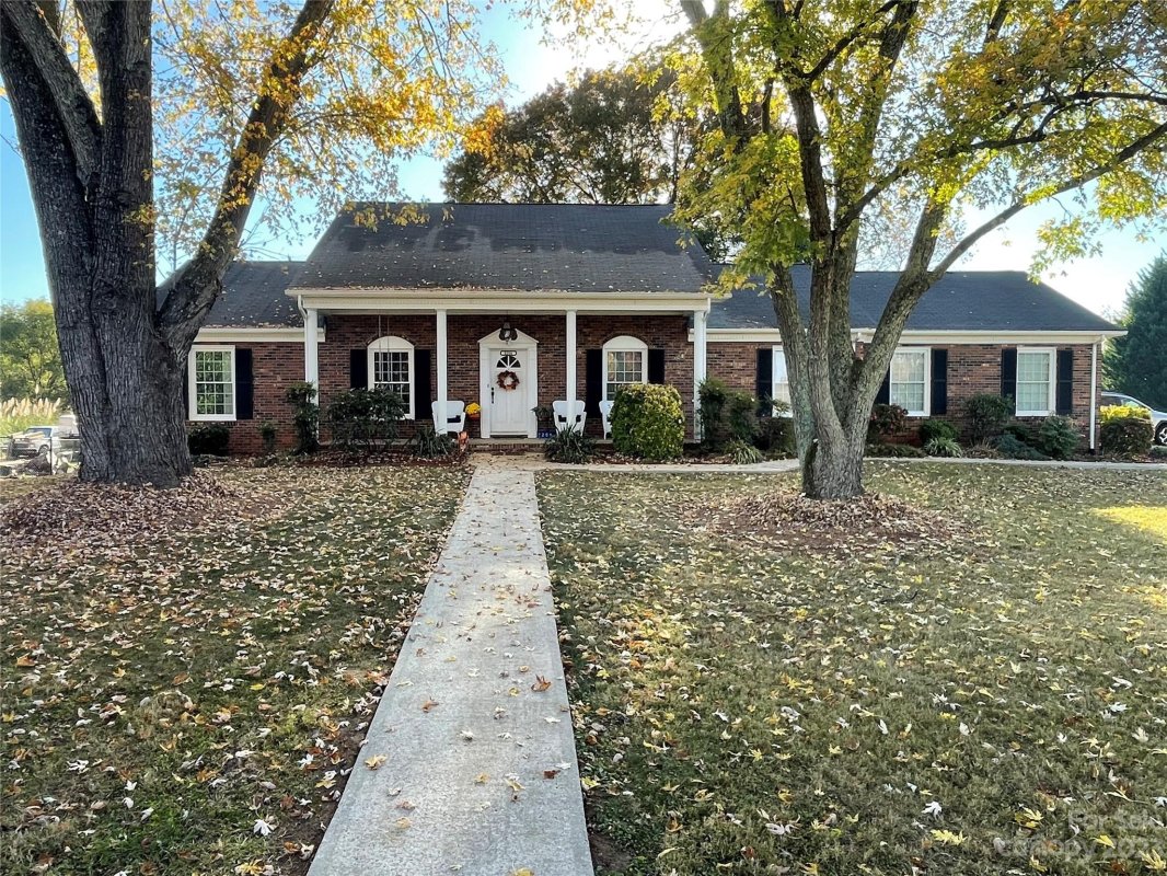 2206 Olde Well Road