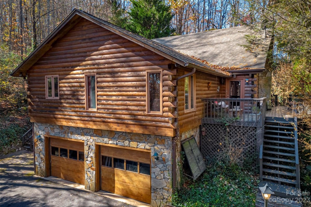 6 Ravenwood Lane