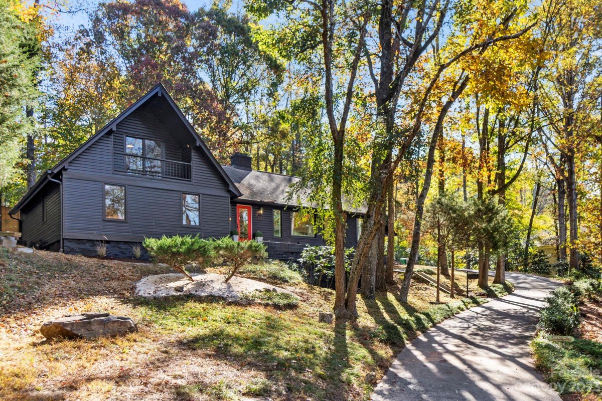 3232 Johnny Cake Lane