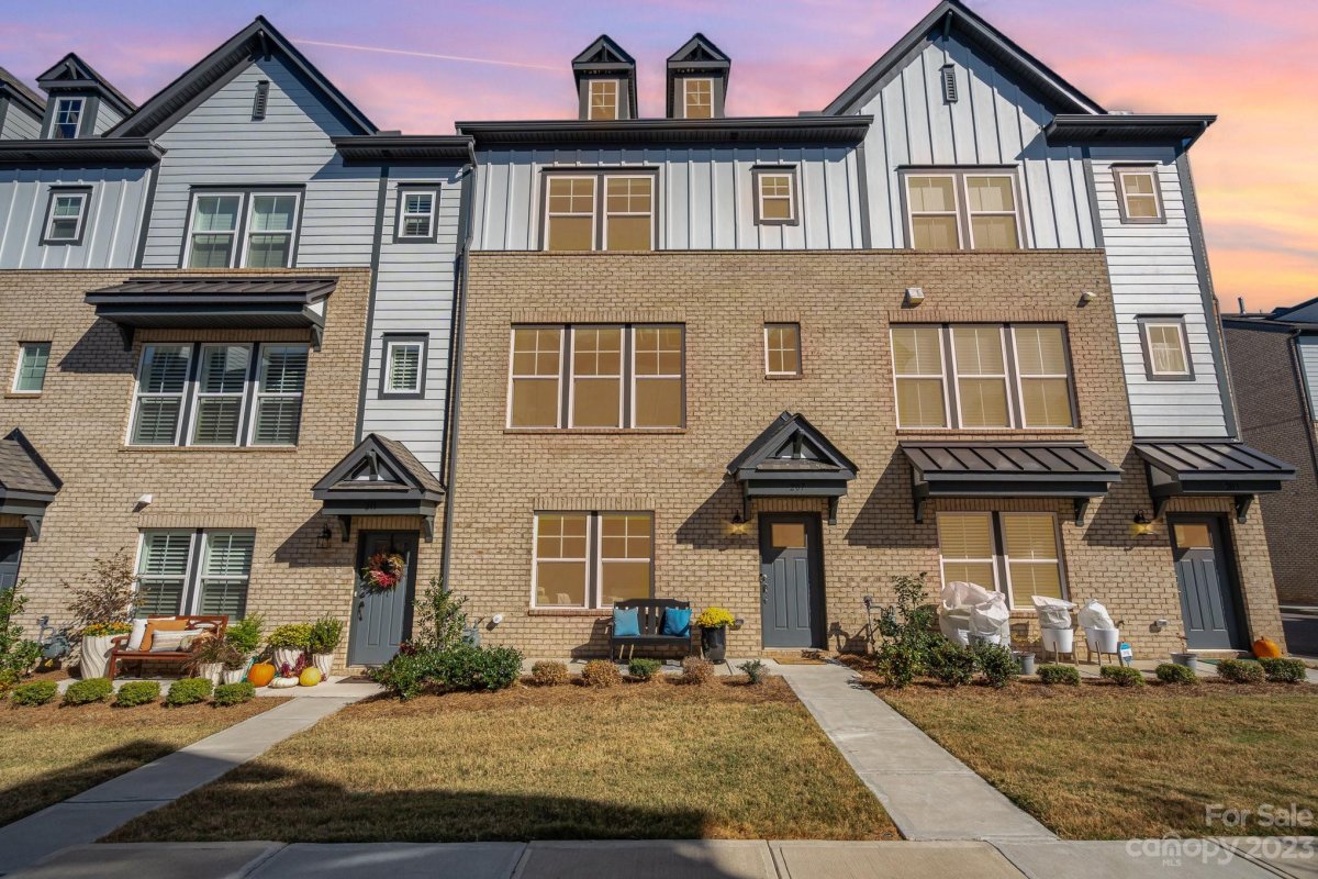 207 Maidstone Trail