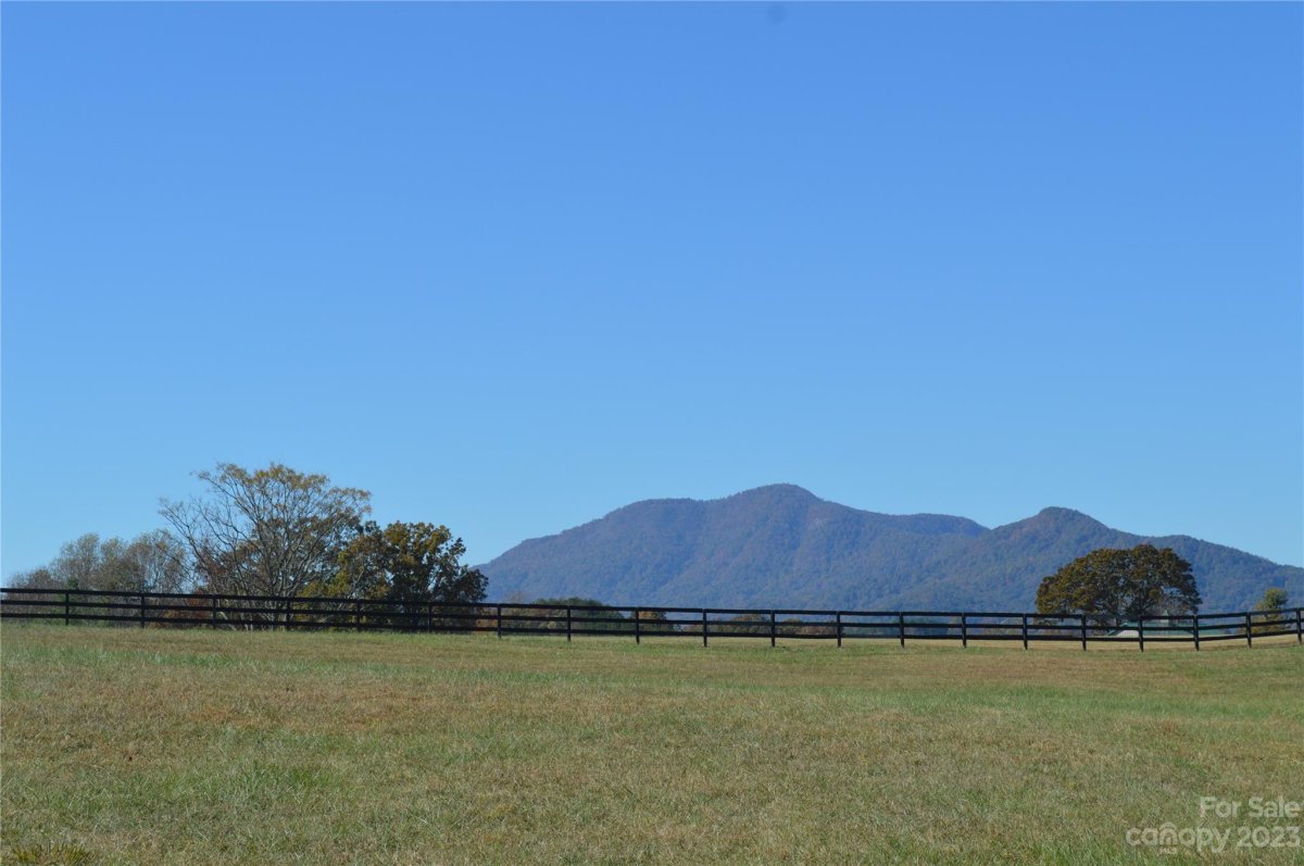00 Saddleside Drive