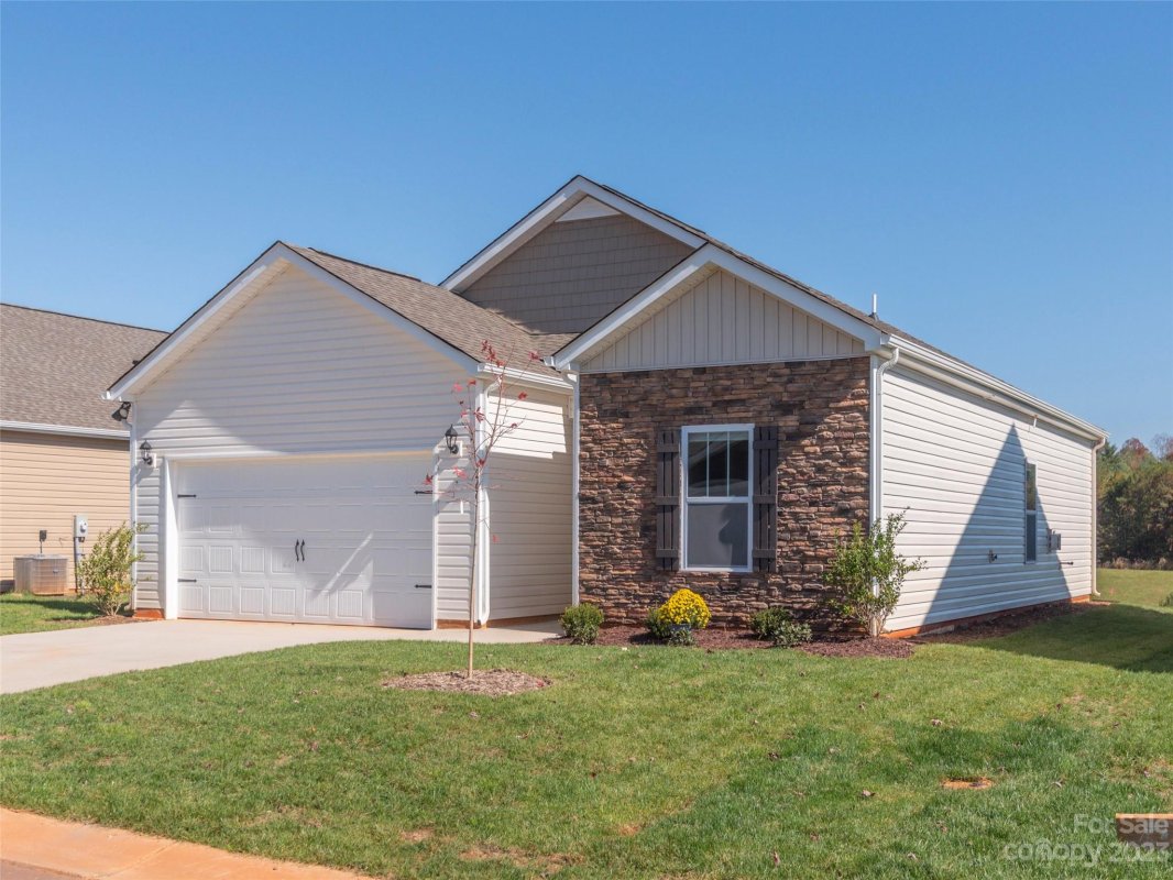 260 Ridgeview Lane