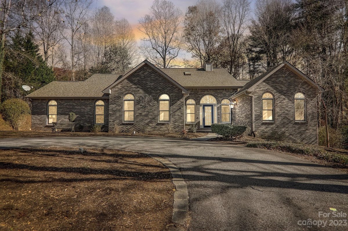 90 Whitfield Lane