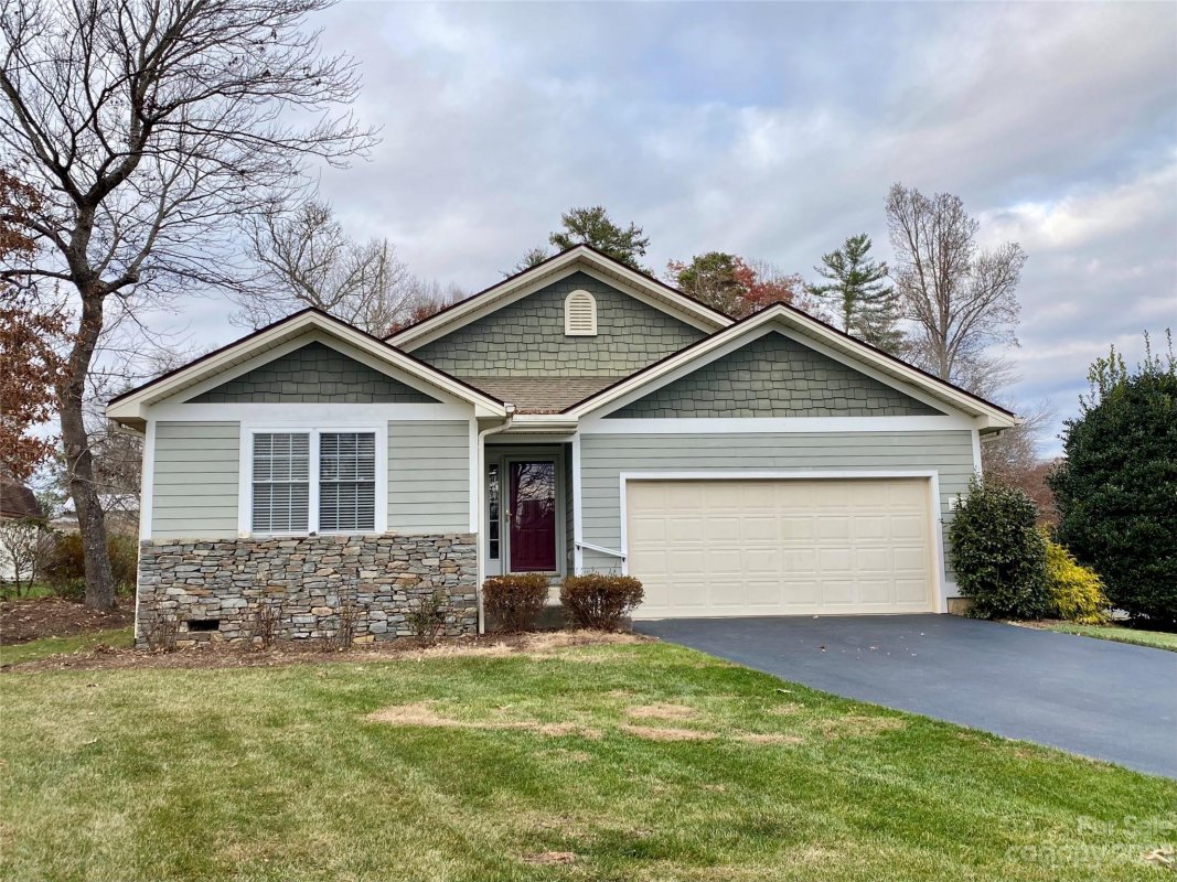 15 E Fairway View Court