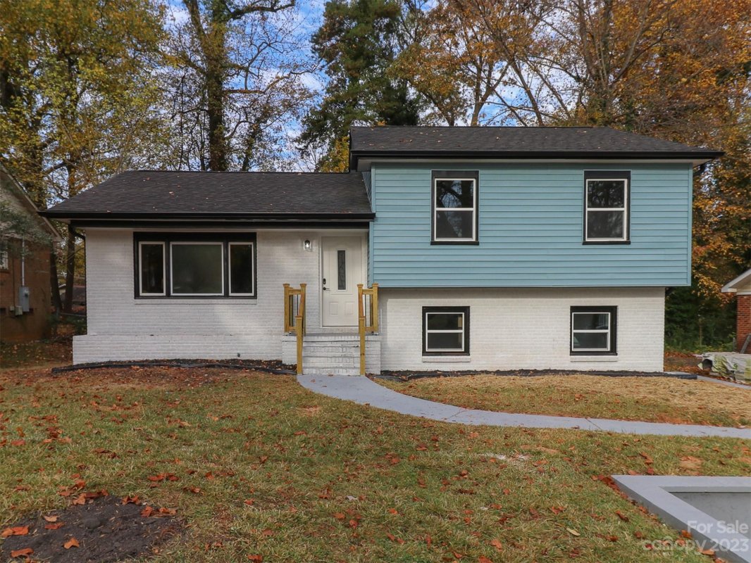 1326 Interurban Avenue