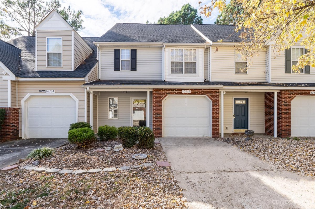 10212 University Park Lane