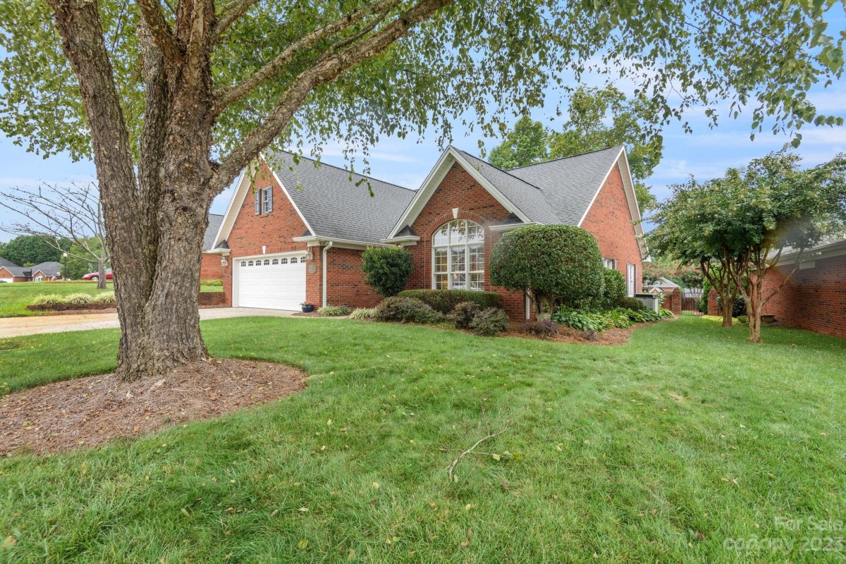 2161 Water Oak Lane