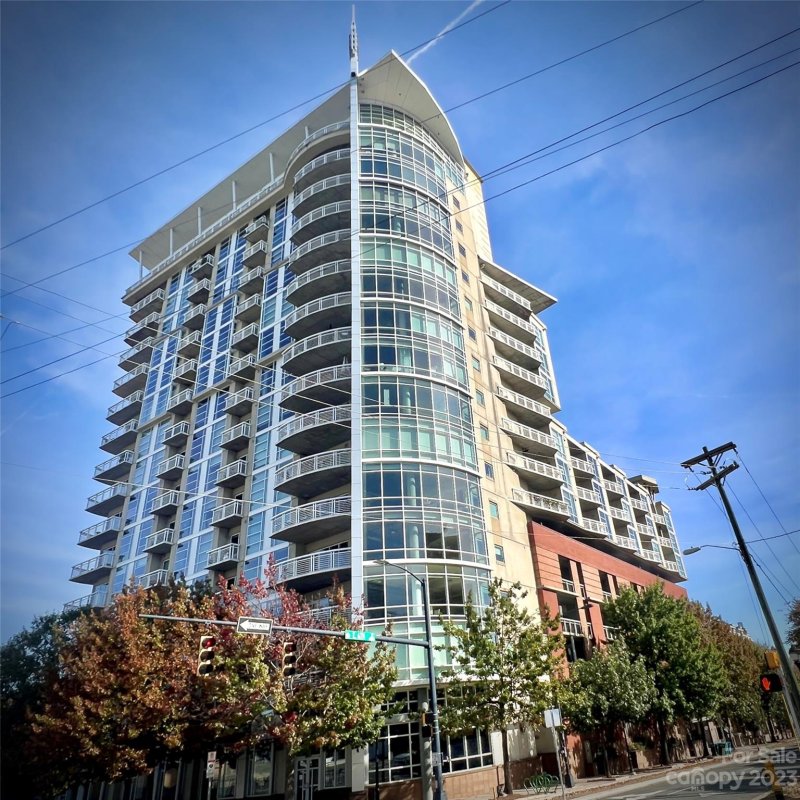 505 E 6th Street 902