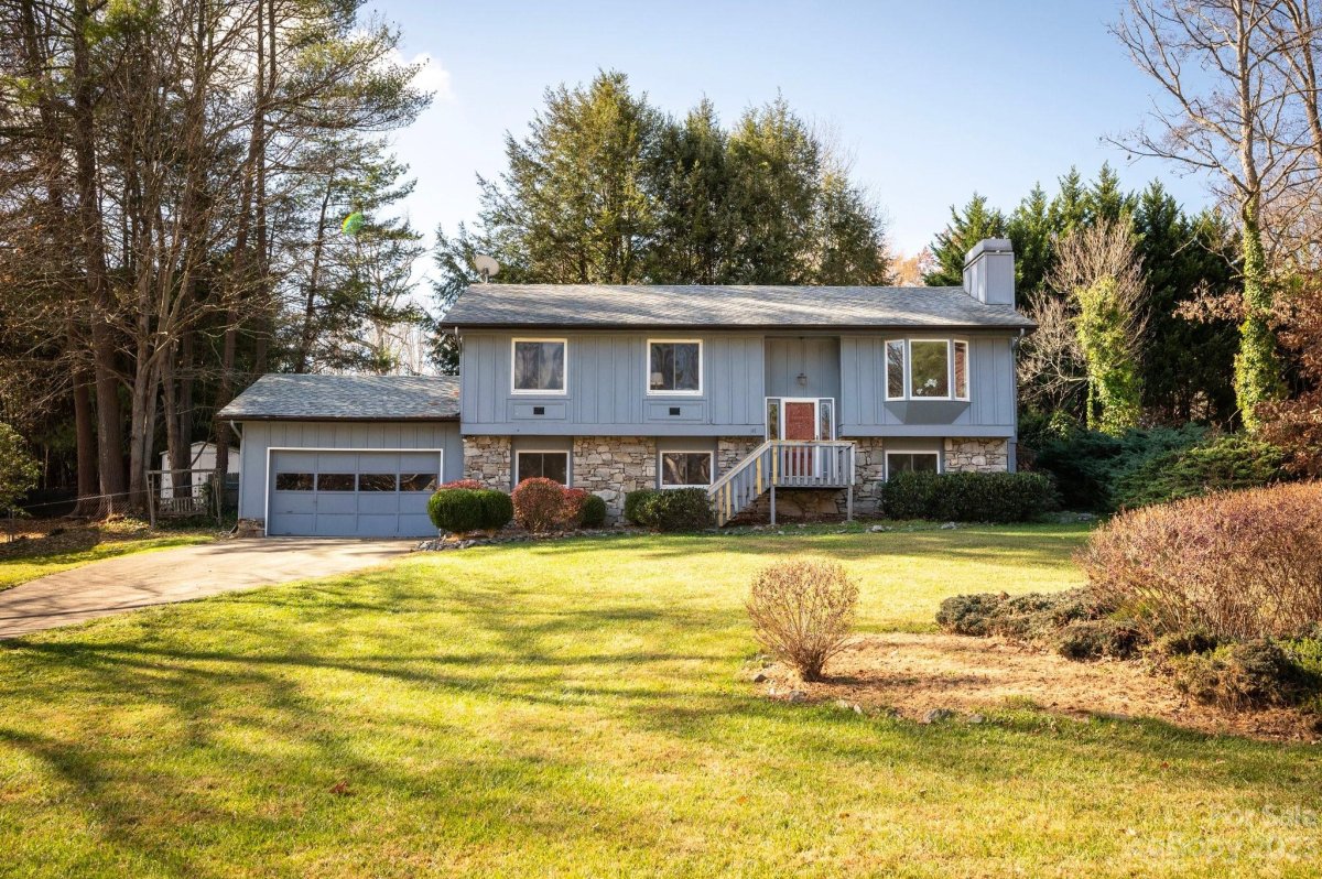 116 Scarlet Drive
