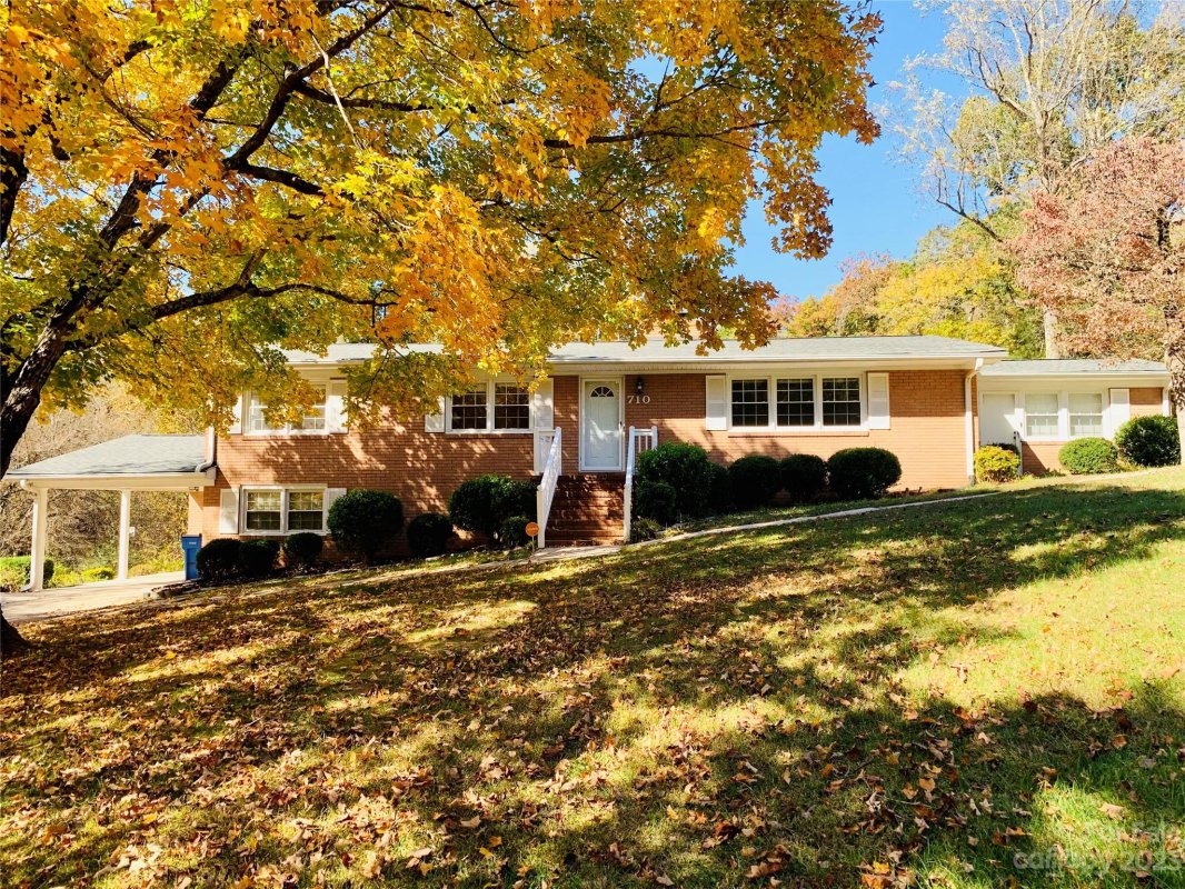 710 Crestview Drive