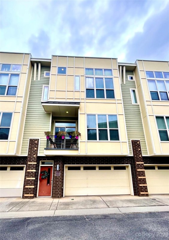 533 Steel Gardens Boulevard