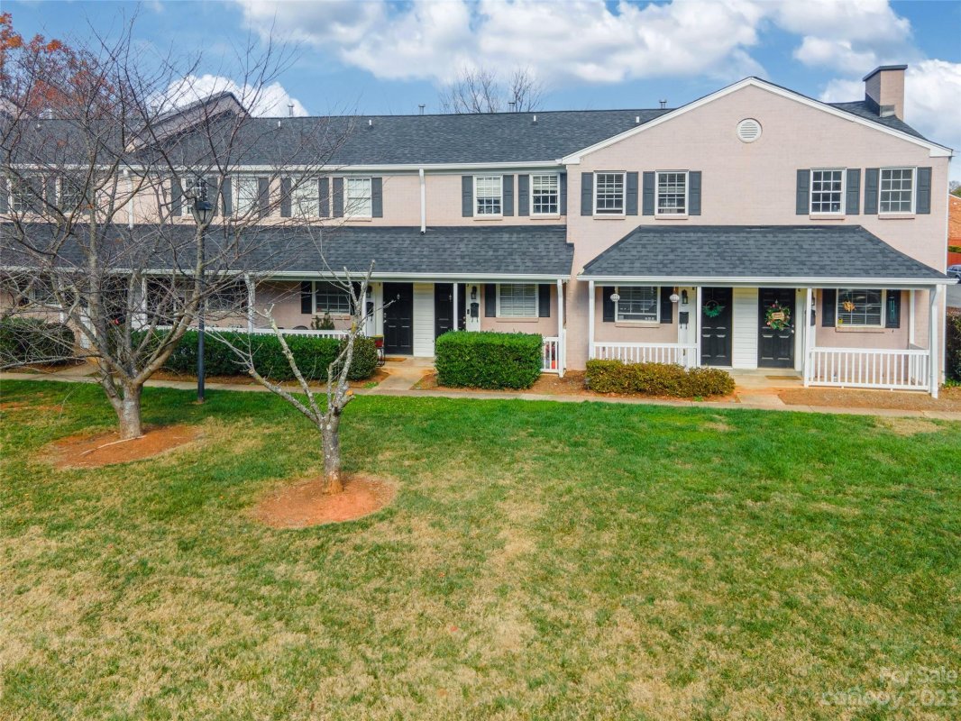 1224 Green Oaks Lane J