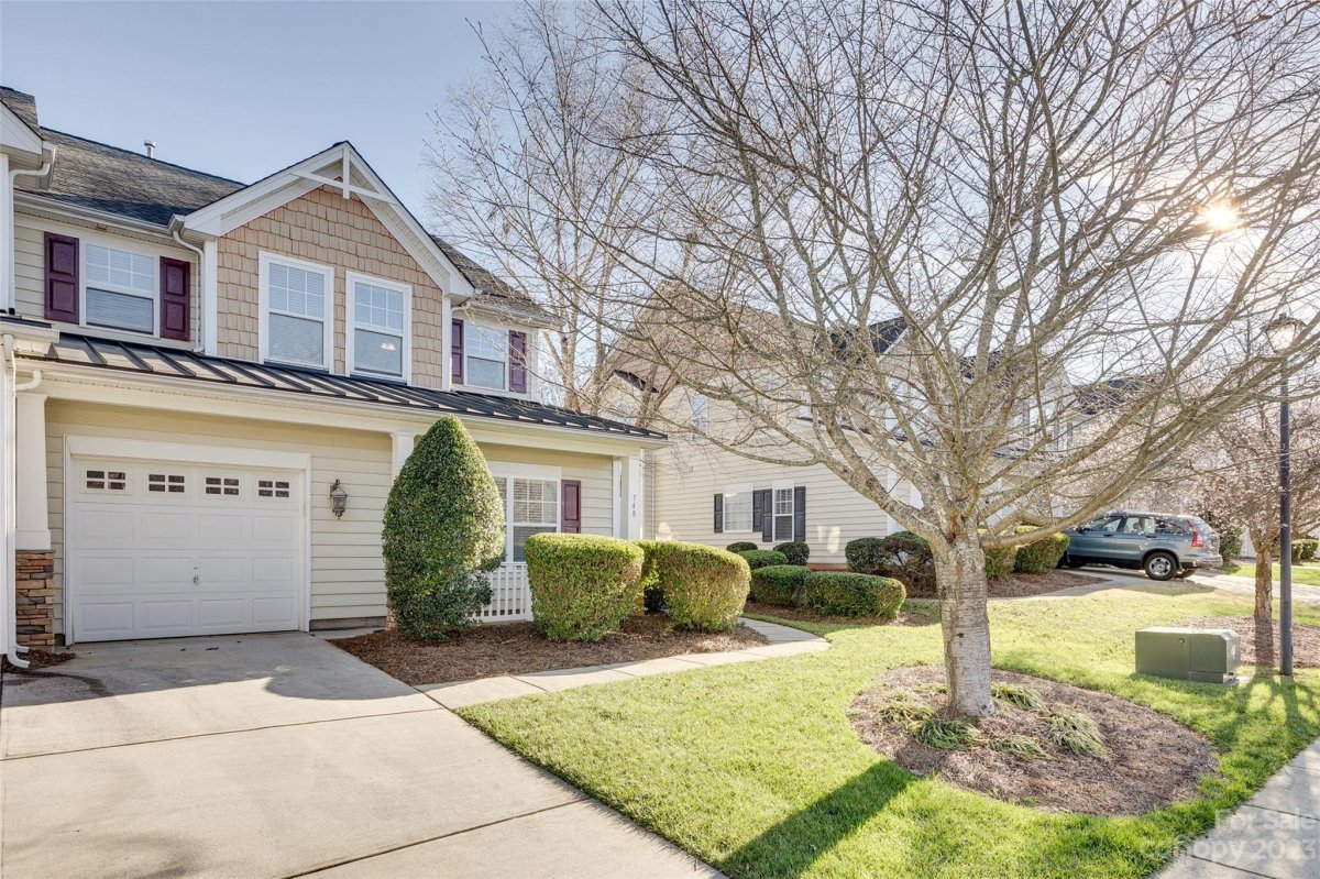 748 Winding Way
