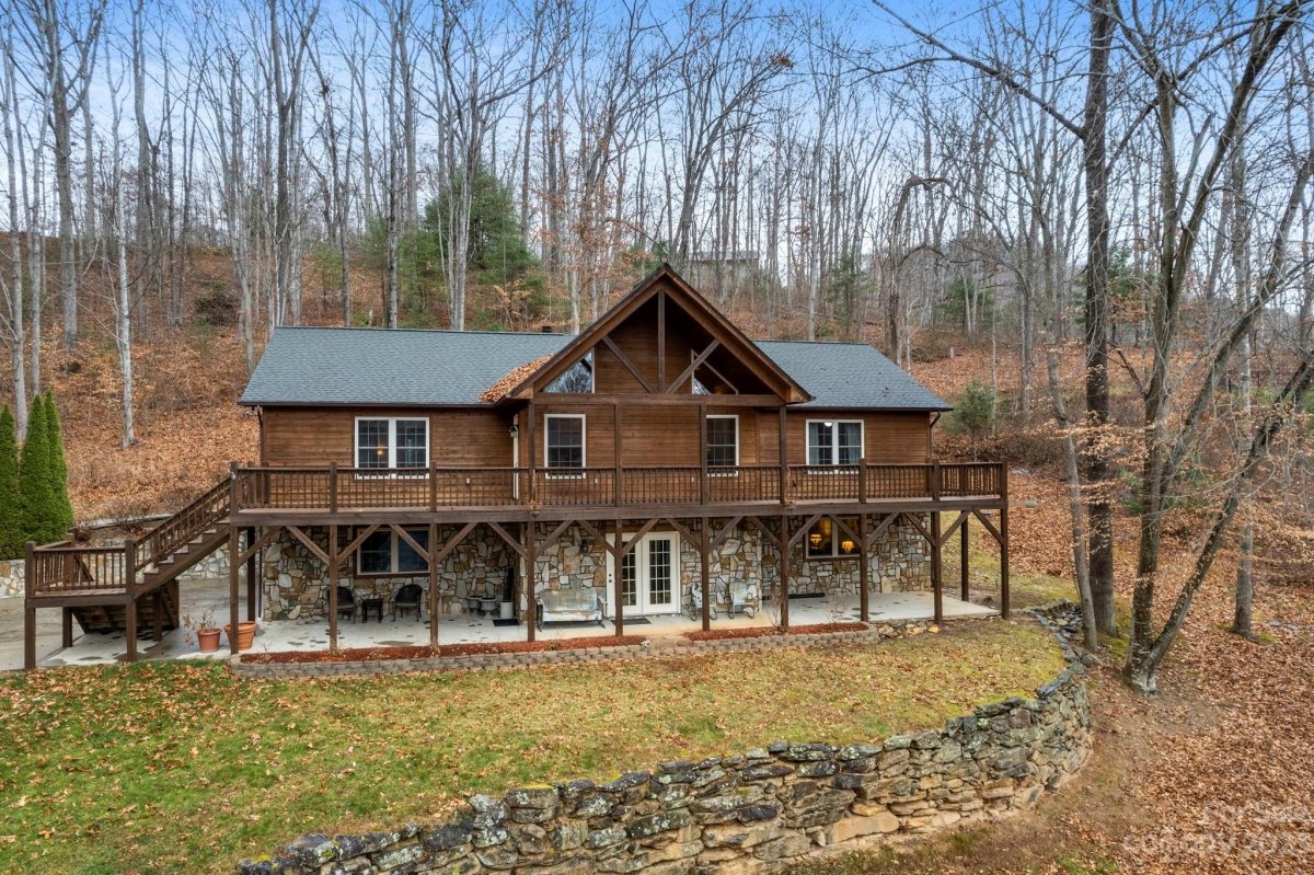 11 Leisure Wood Drive
