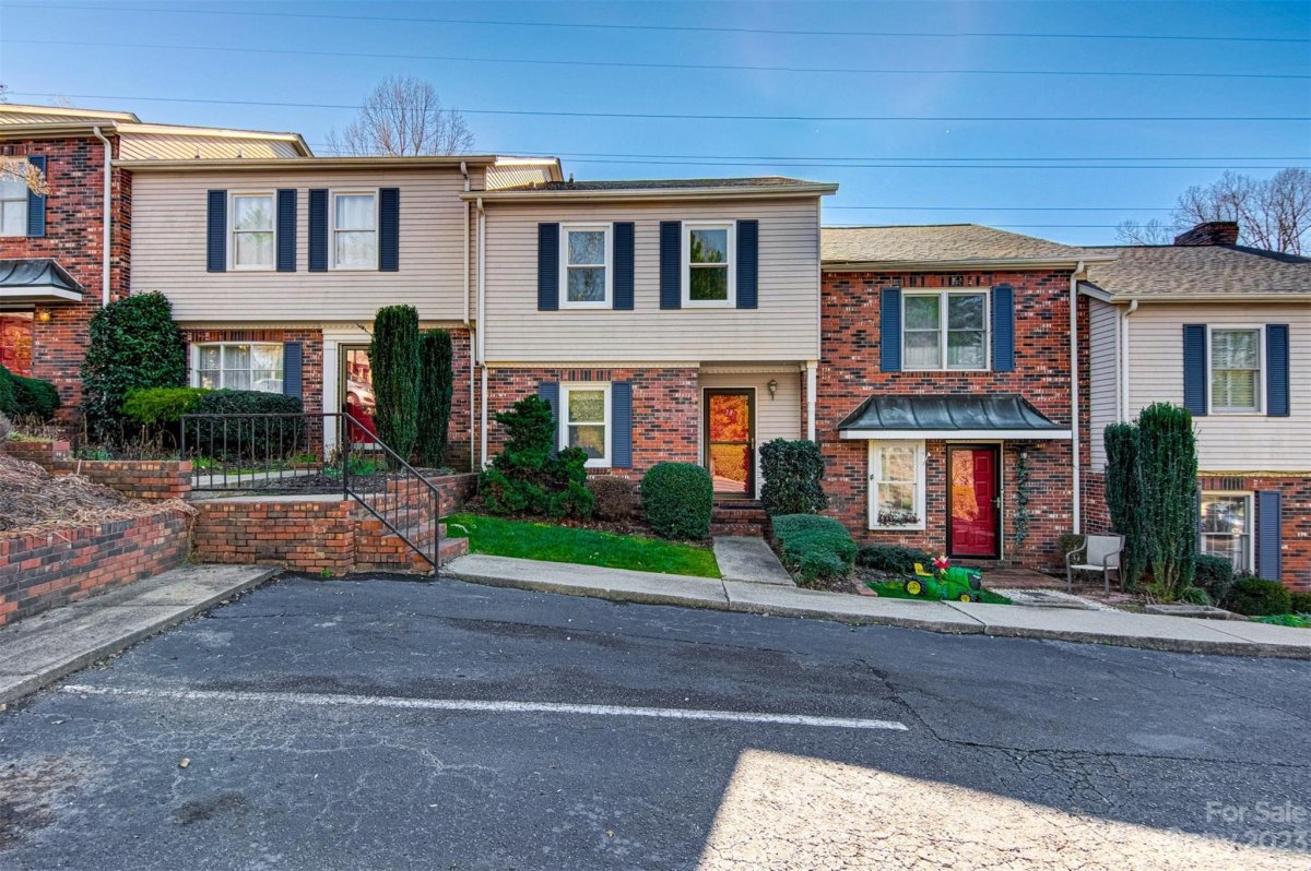 2705 N Center Street 73