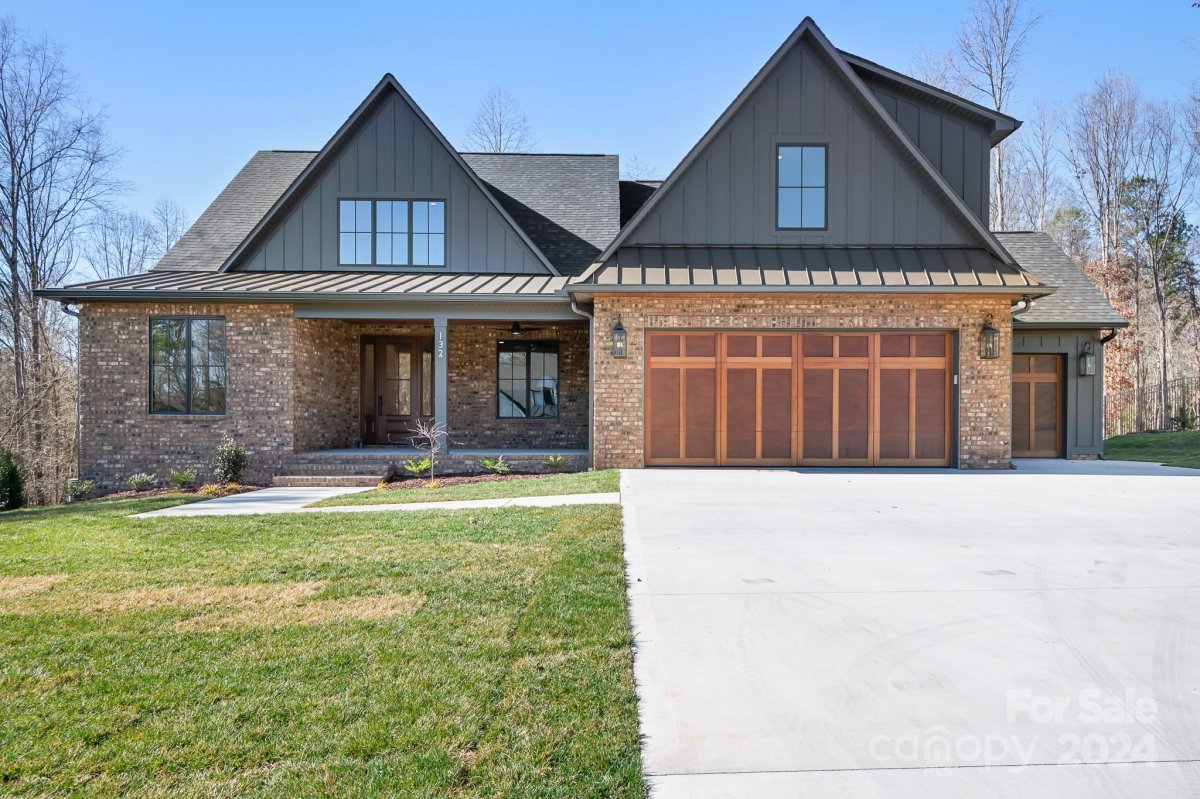 132 Castleview Lane