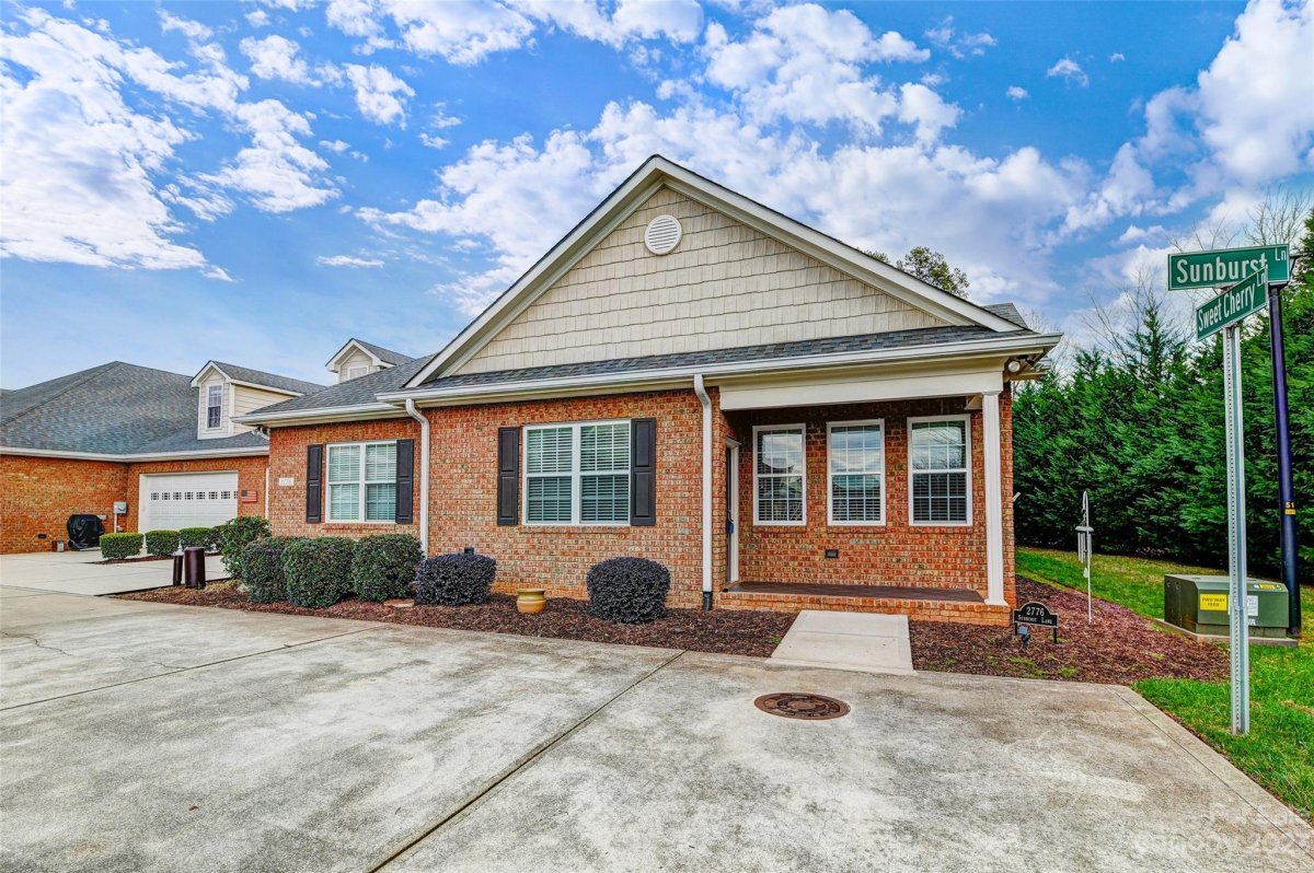 2776 Sunburst Lane