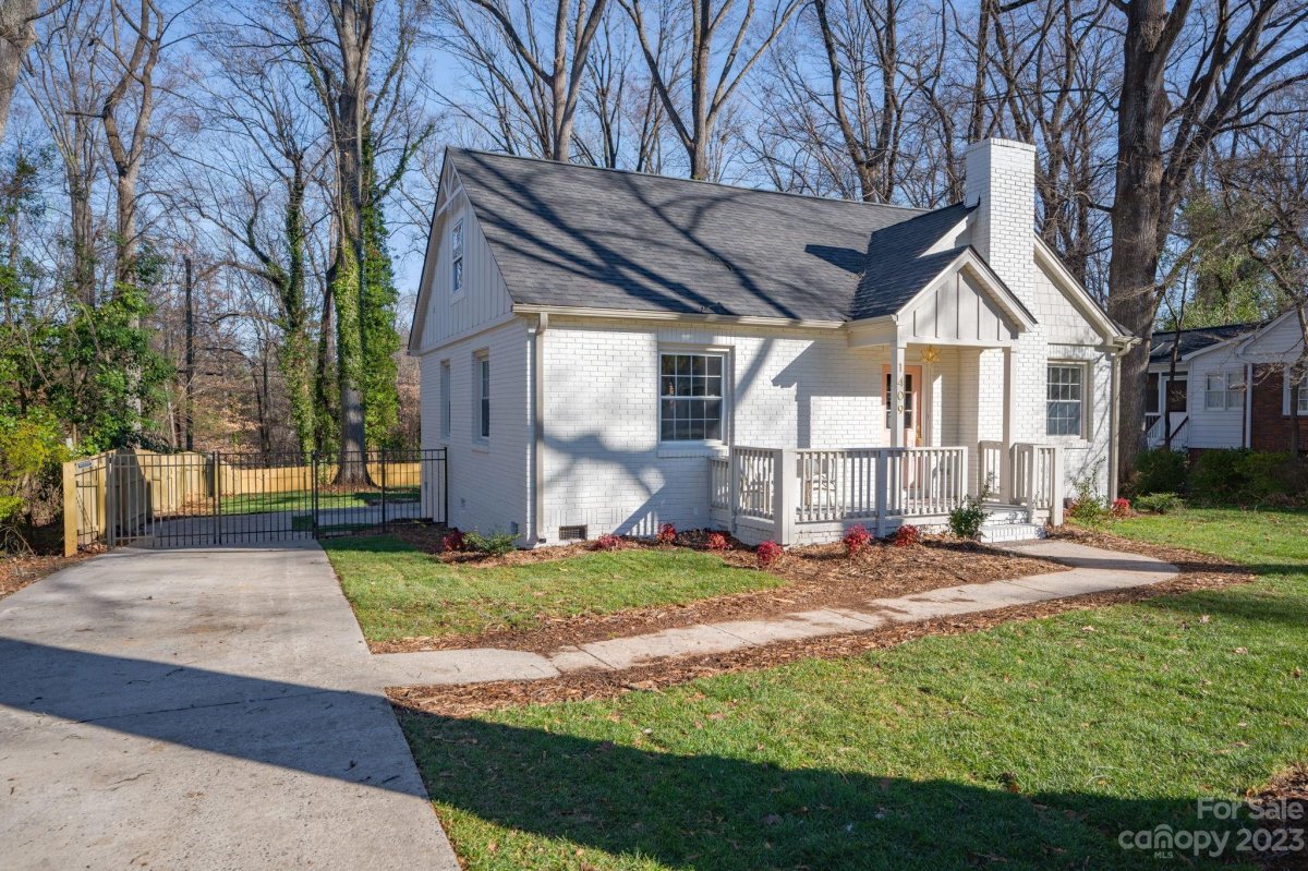 1409 Pinecrest Avenue