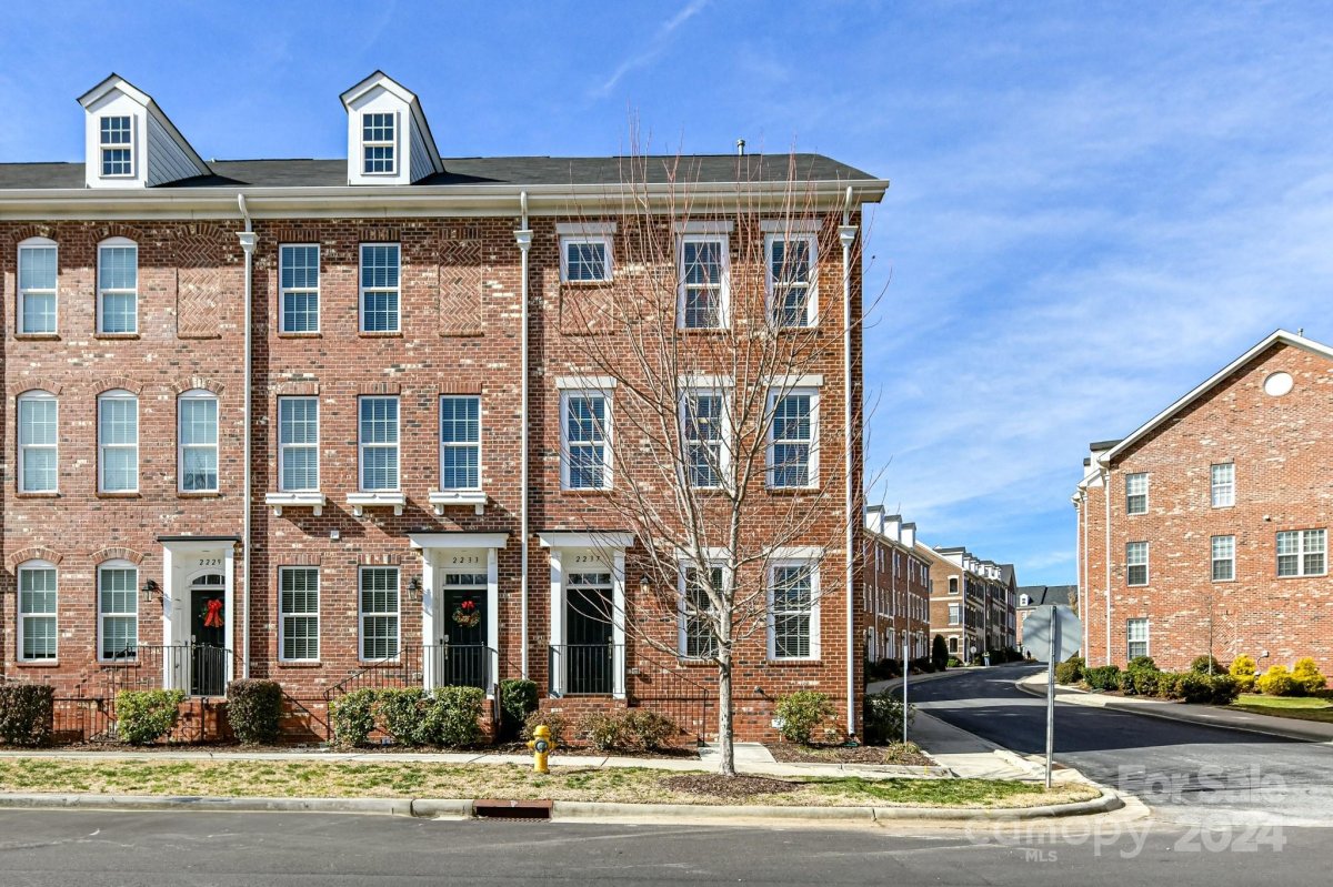 2237 Silver Crescent Drive