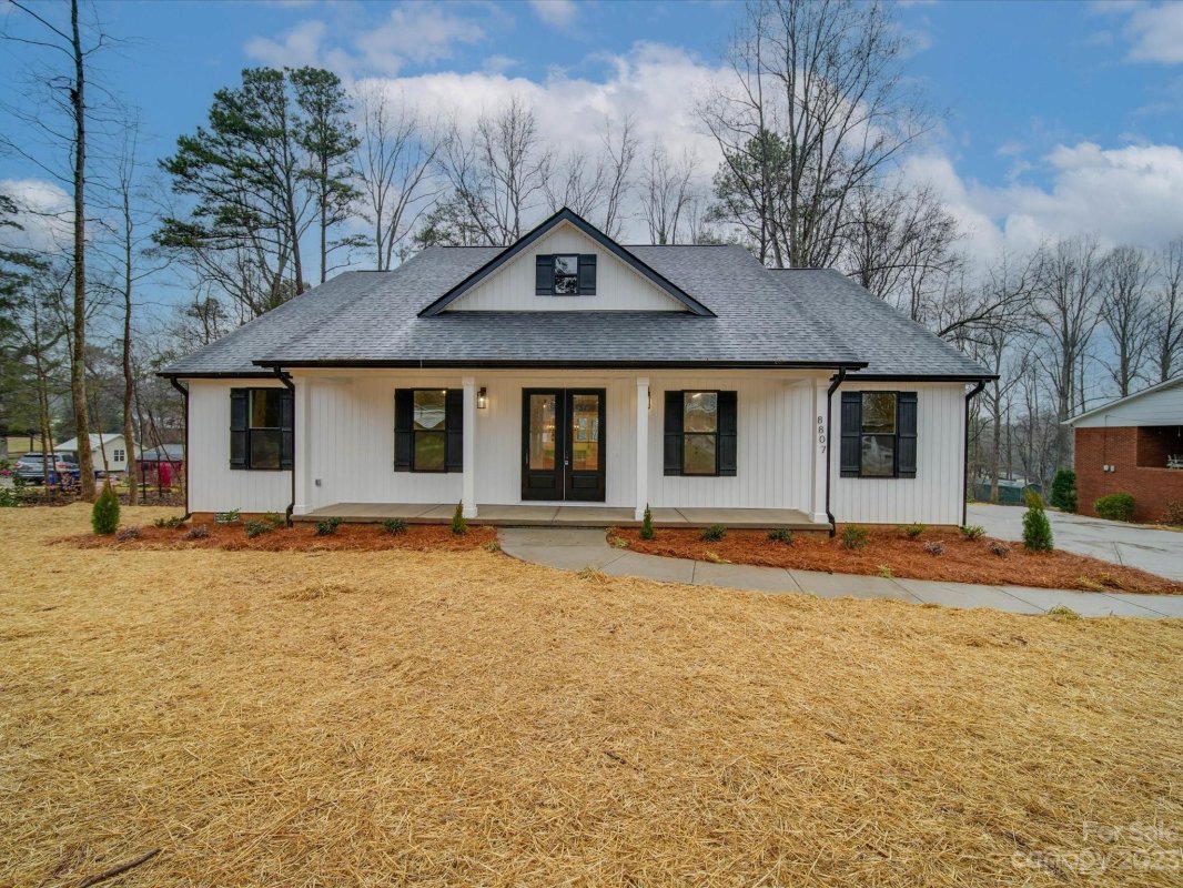 8807 Crestwood Drive