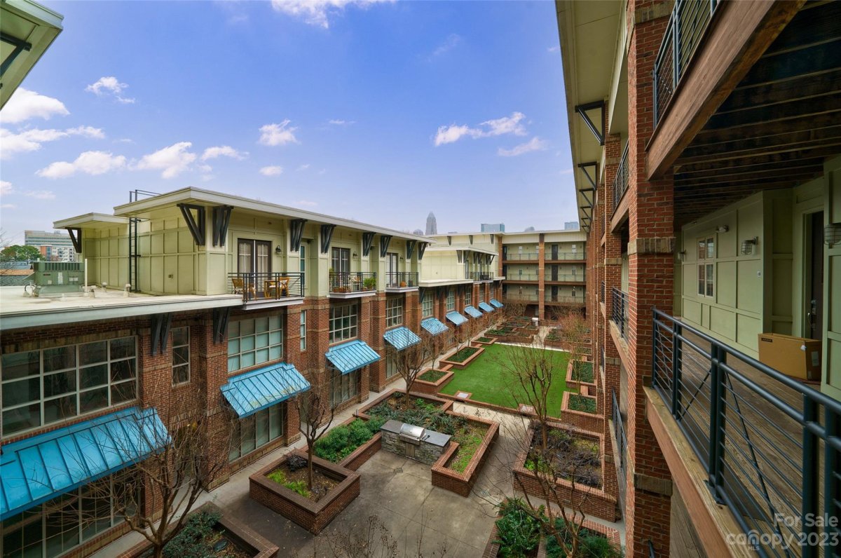 1101 W 1st Street 315