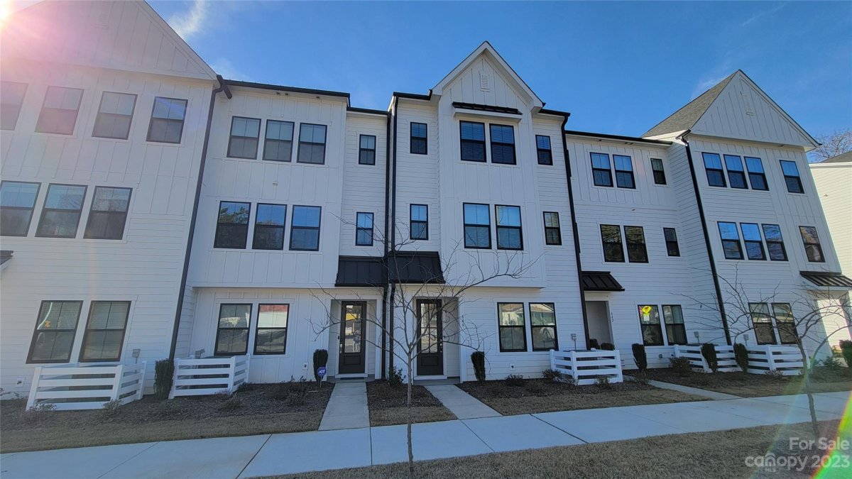 646 Woodlawn Road