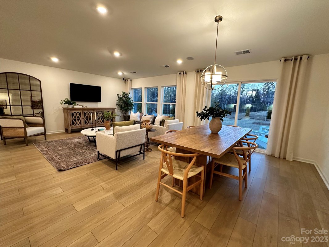 11019 Redcoat Hill Lane