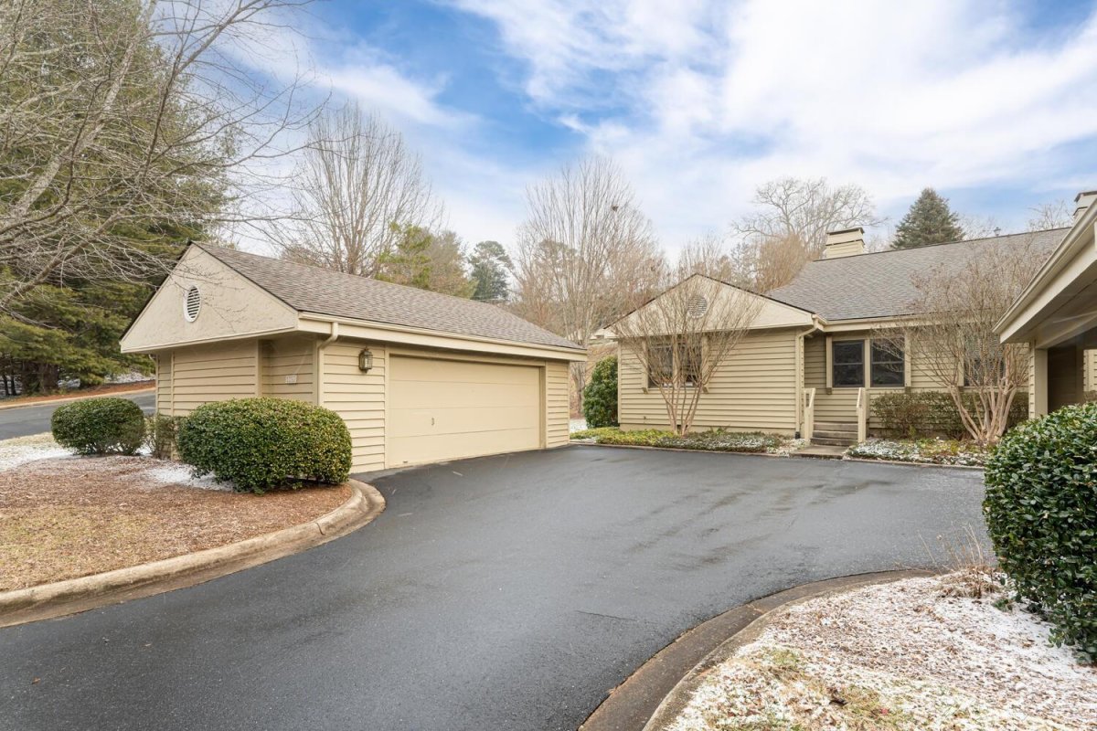 4401 Angelus Circle