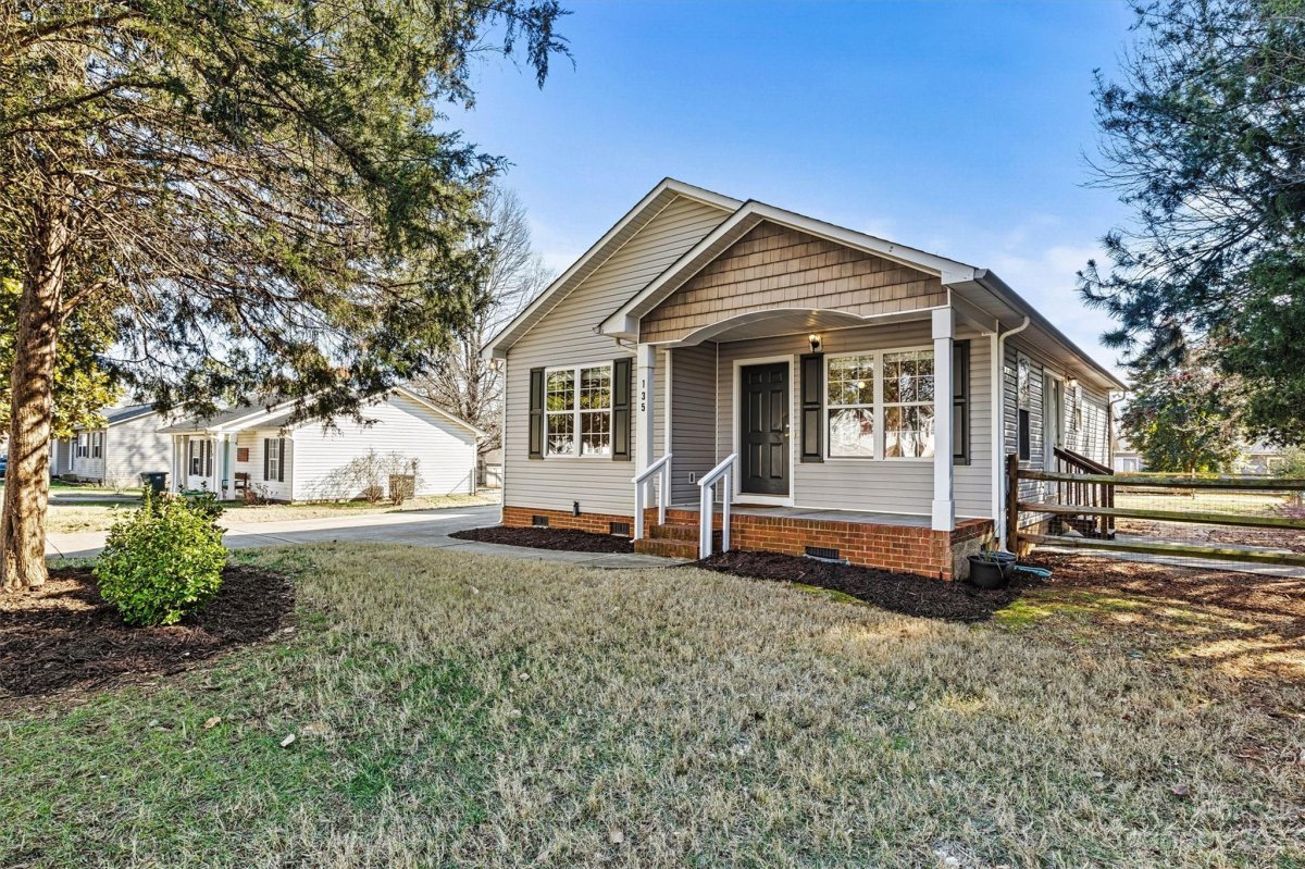 135 Mainview Drive
