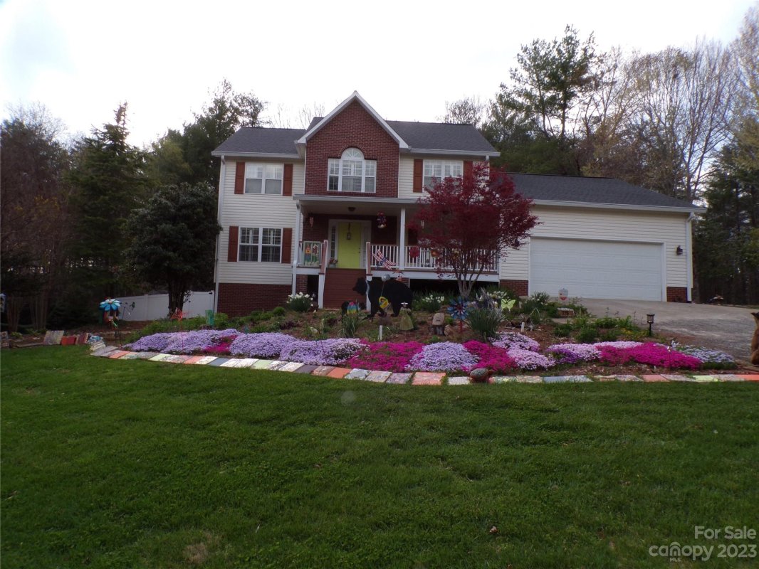 115 Clearwater Drive