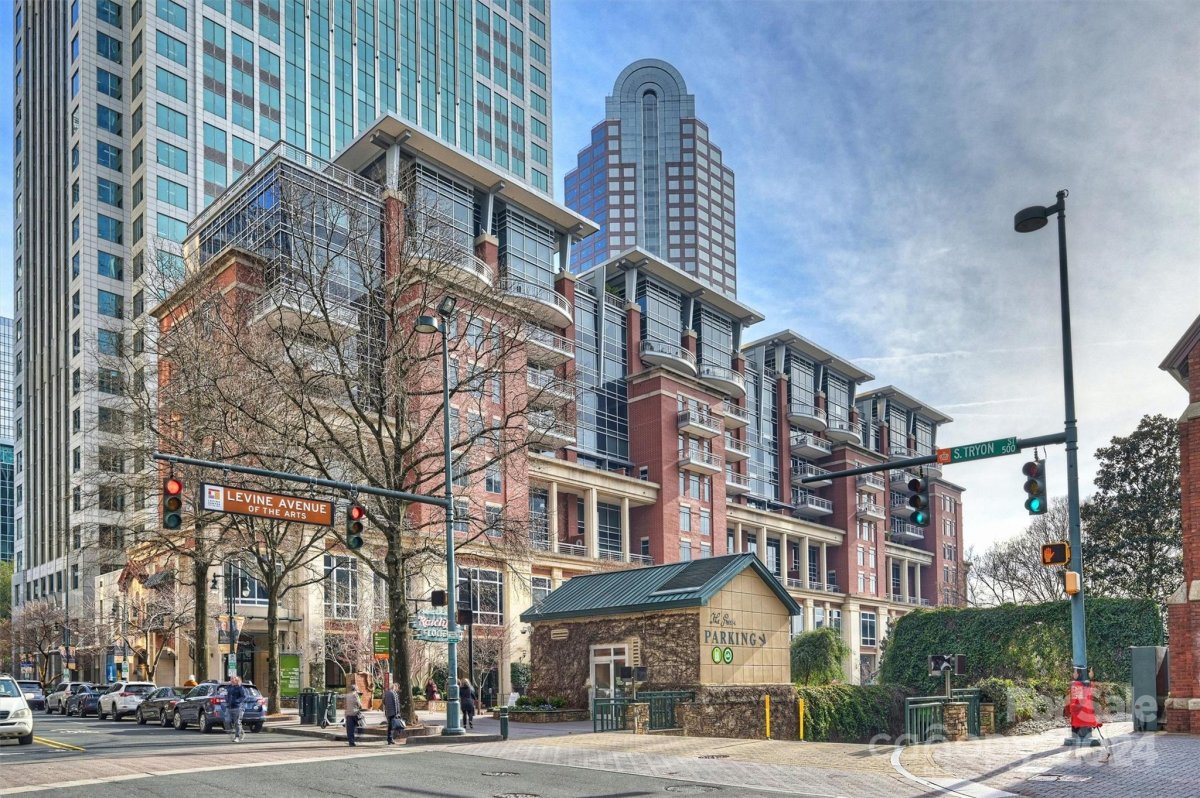 435 Tryon Street 503