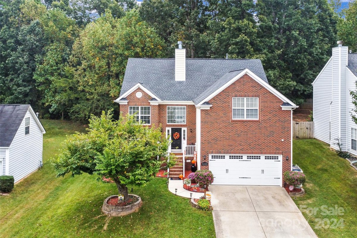 8220 Chatham Oaks Drive