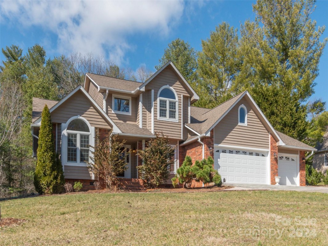 2 Ridgemont Drive
