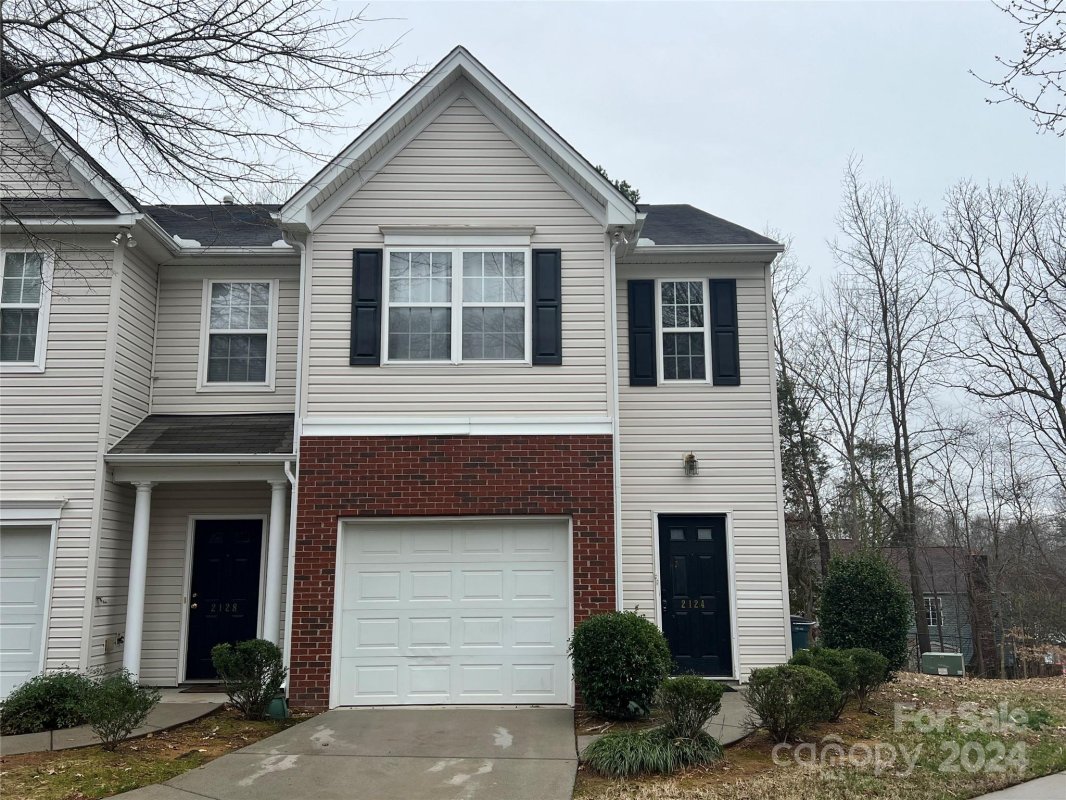 2124 Whispering Way