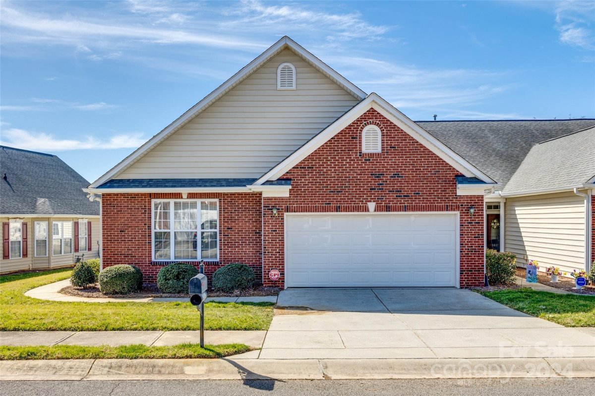 1658 Onyx Ridge