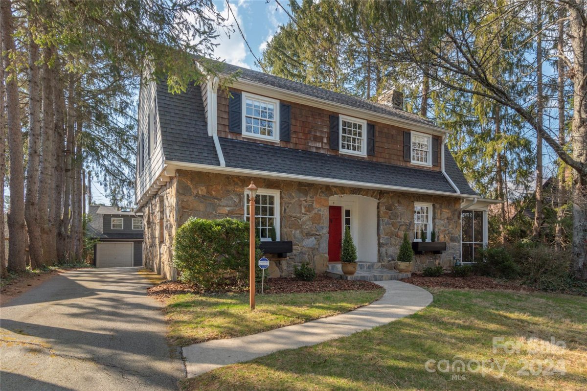 3 Red Oak Road