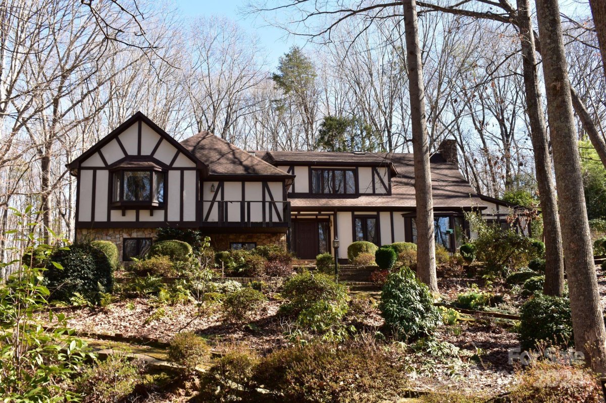 325 Regency Road