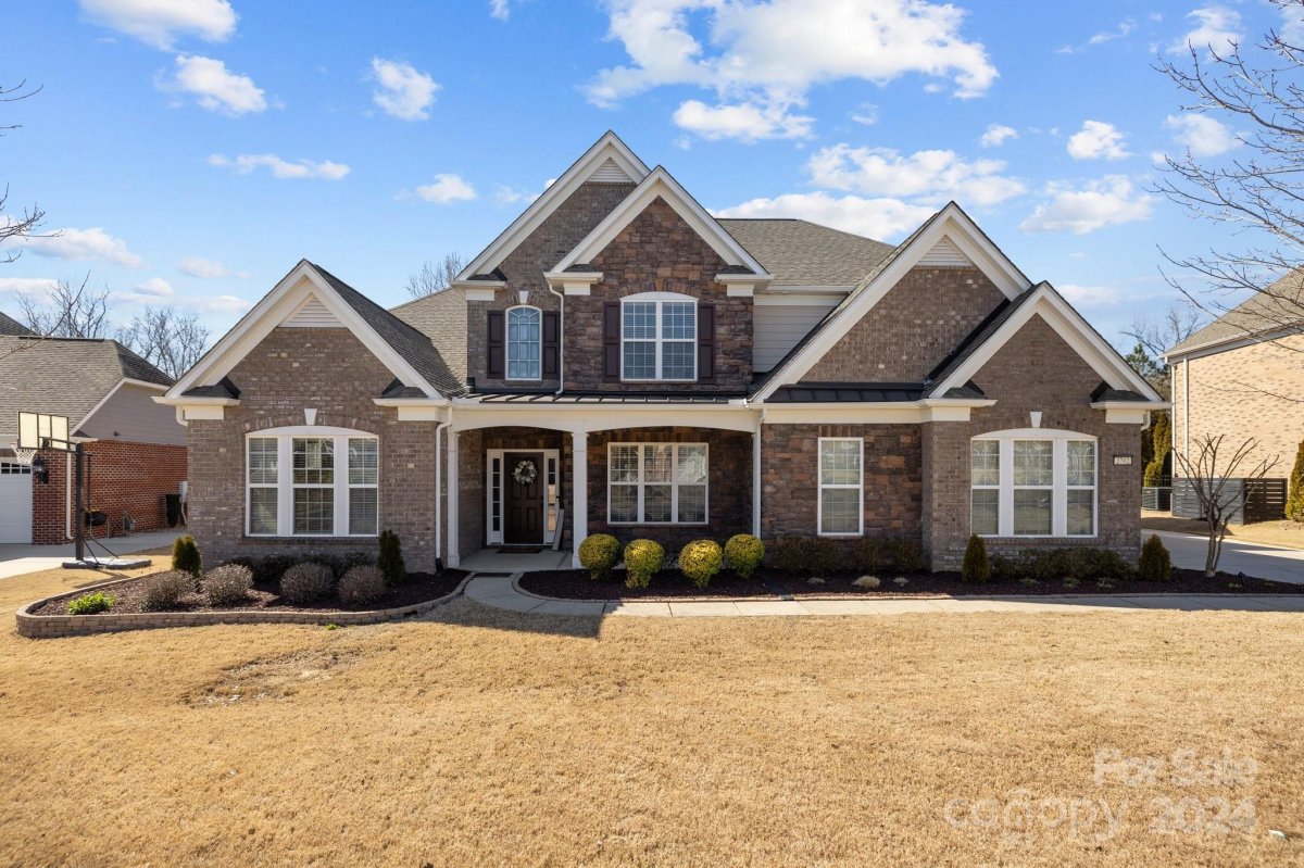 2702 Creek Manor Drive