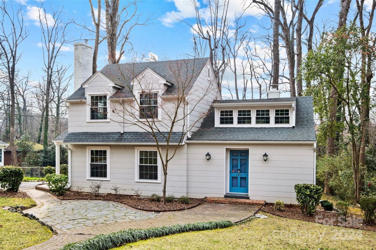 220 W Colonial Drive