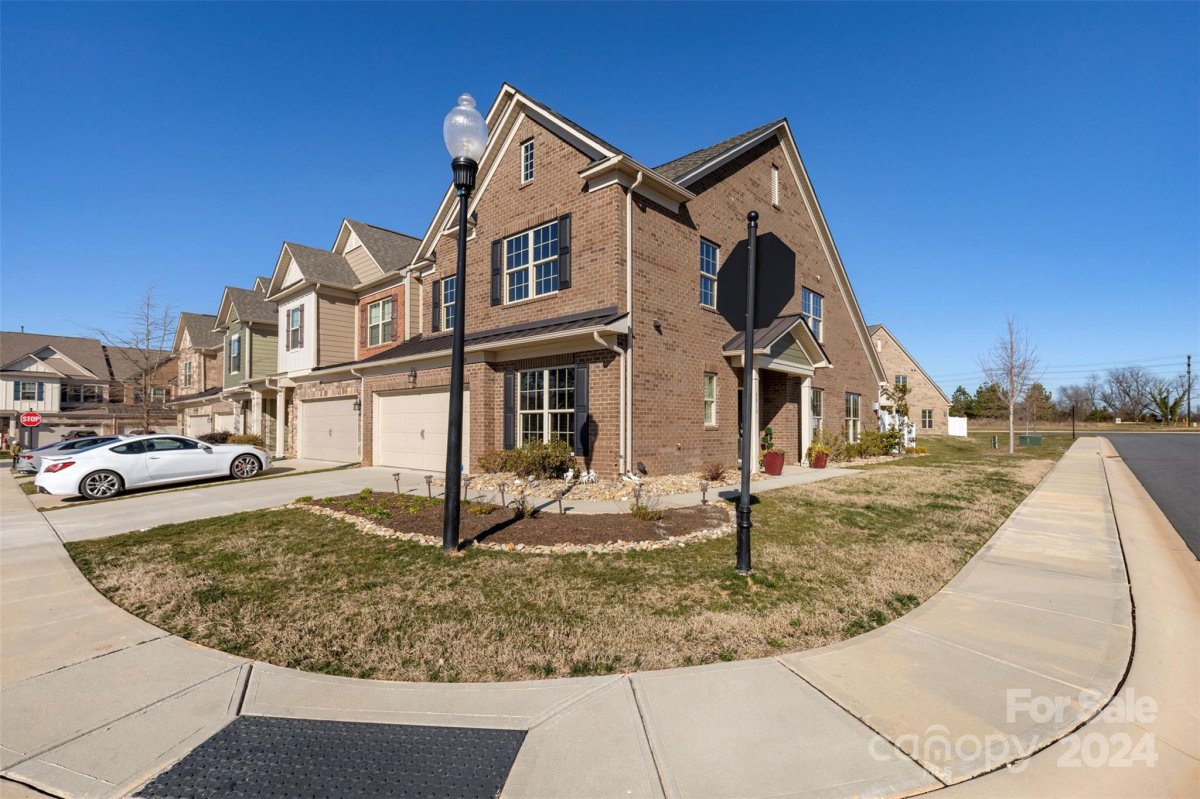 8018 Lantern Way
