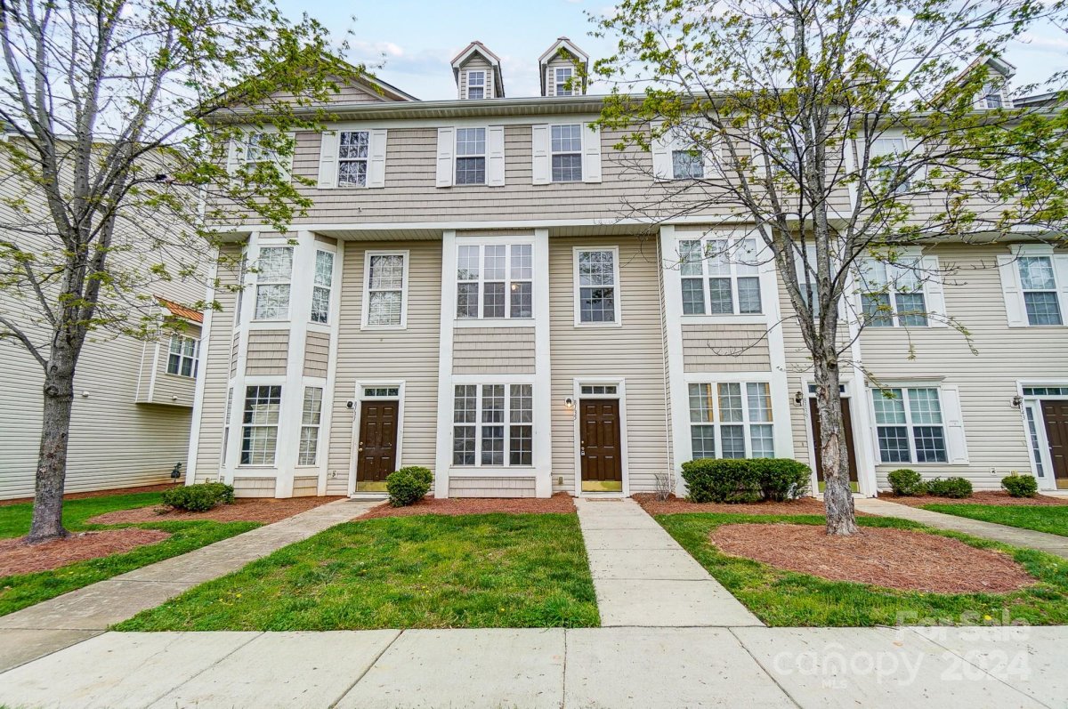 8135 Kings Creek Drive