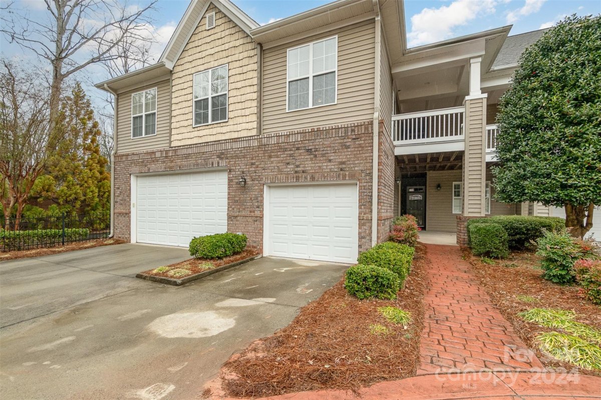 8653 Edinburgh Square Drive