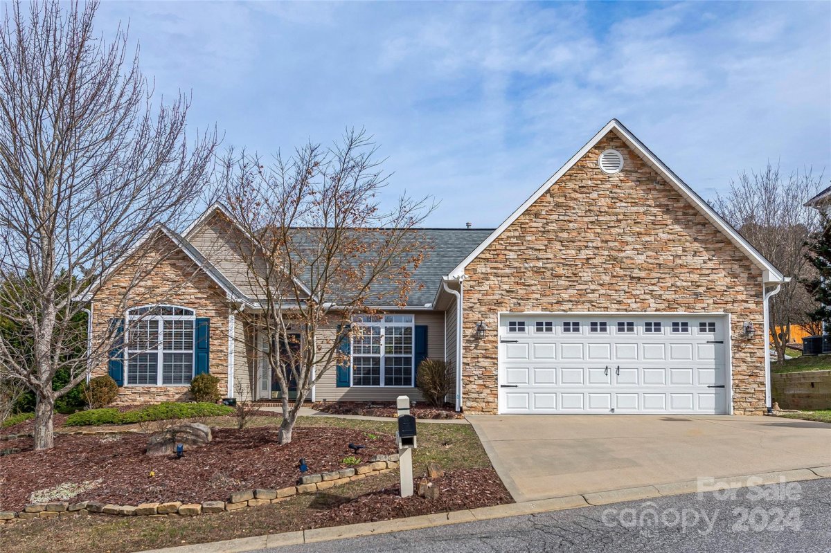 16 Stone River Drive