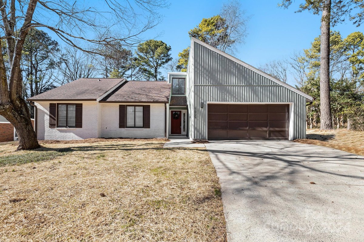 1005 Black Oak Drive