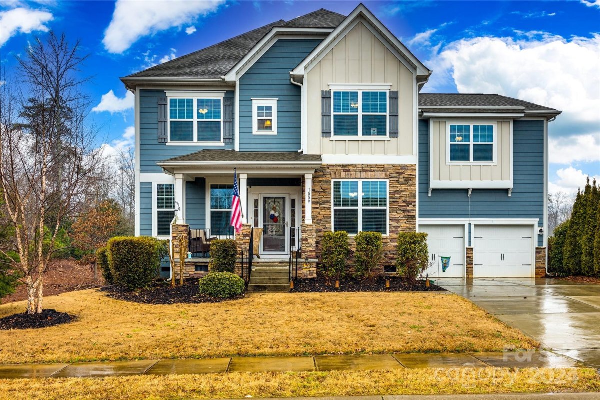 1009 Currituck Way