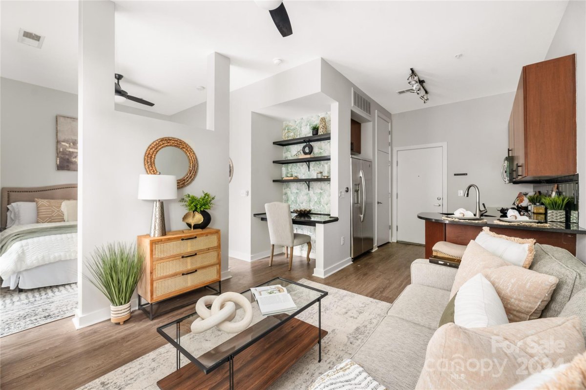 525 E 6th Street 104