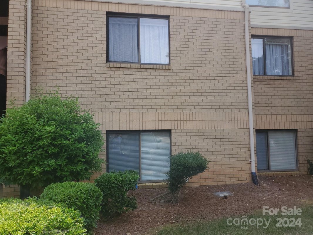 4804 Spring Lake Drive