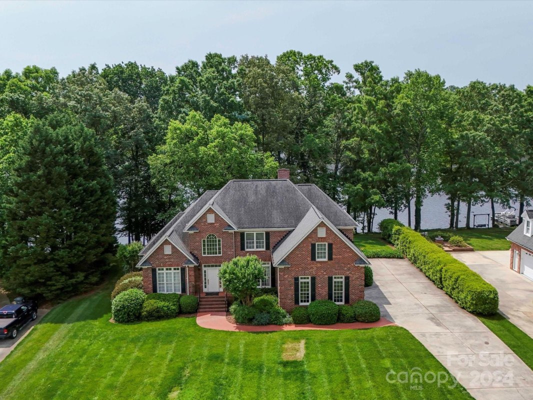 1120 Village Lake Drive